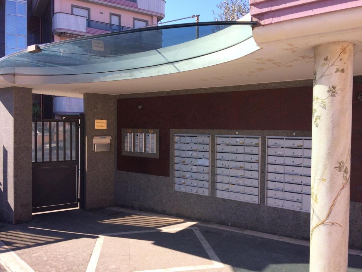 Appartamento Victoria Con Parcheggio Privato Civitavecchia Exterior photo